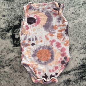 Angel Dear x Spearmint bamboo Love Tie Dye sleeveless tank‎ bodysuit 3-6 months